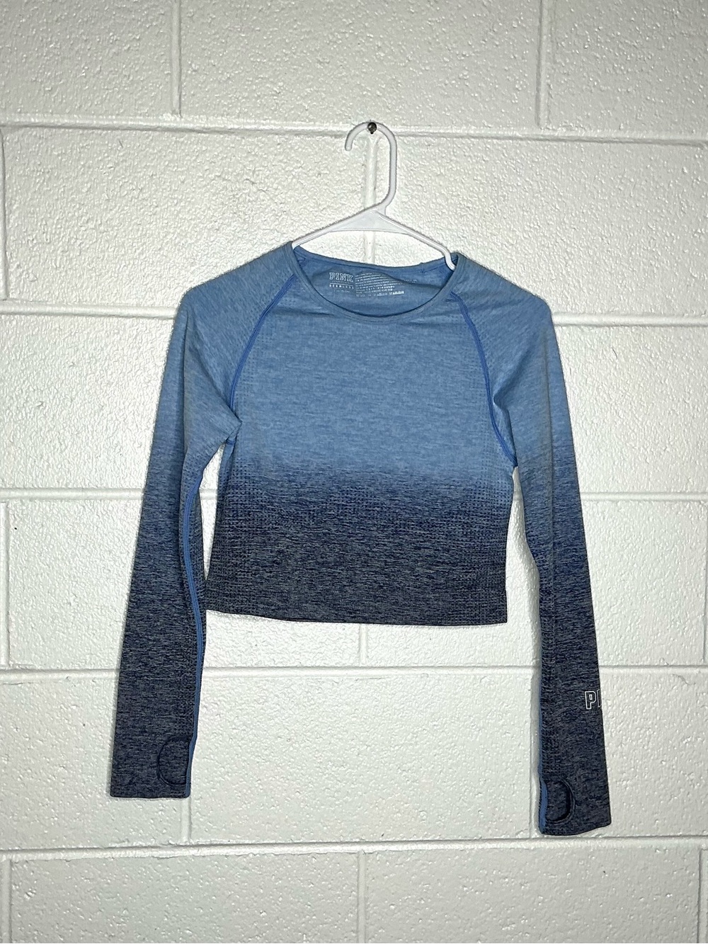 < Victoria’s Secret PINK Blue Ombré Seamless Activewear Cropped Top >